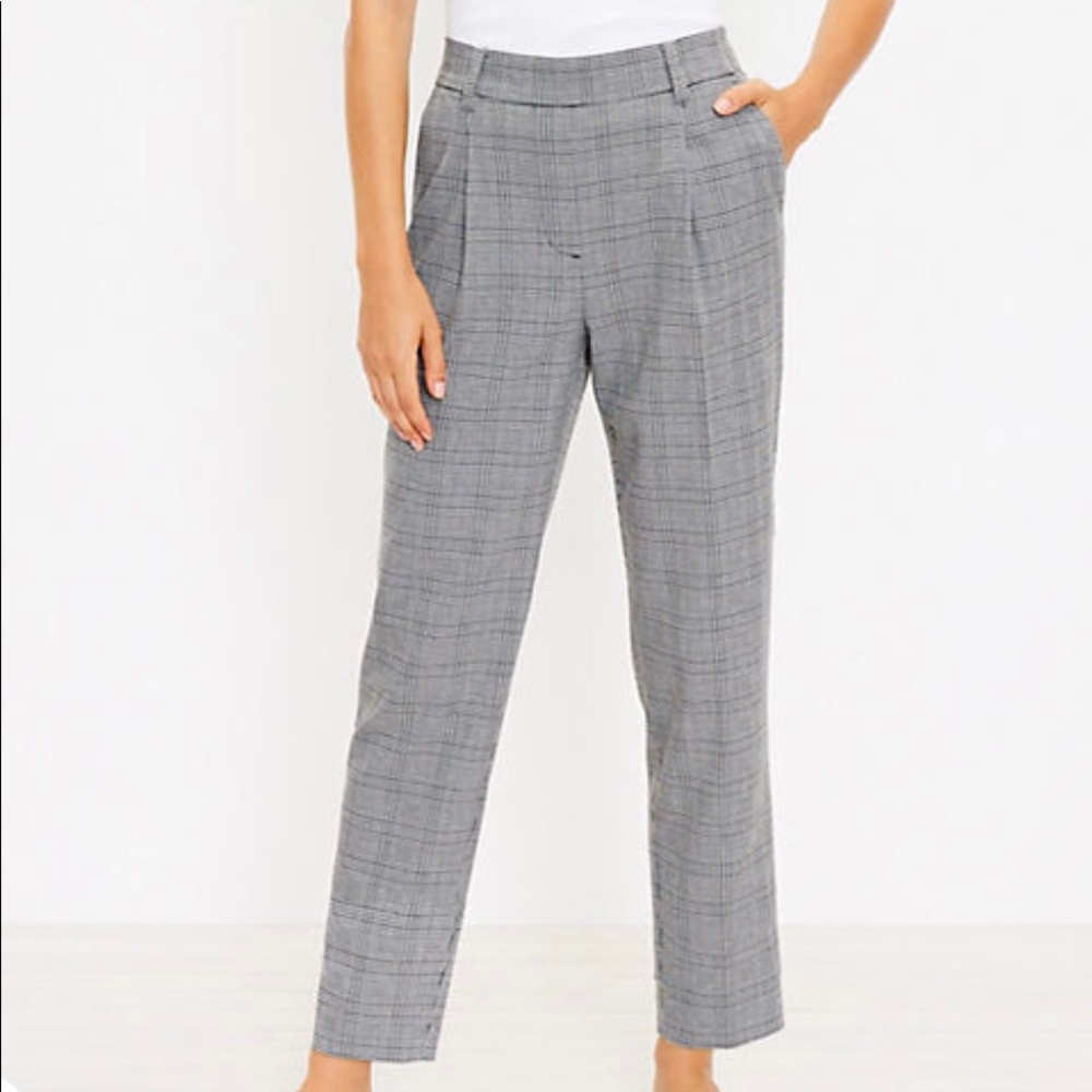 Loft medium pull on trousers - back of waist is stretchy - great condition